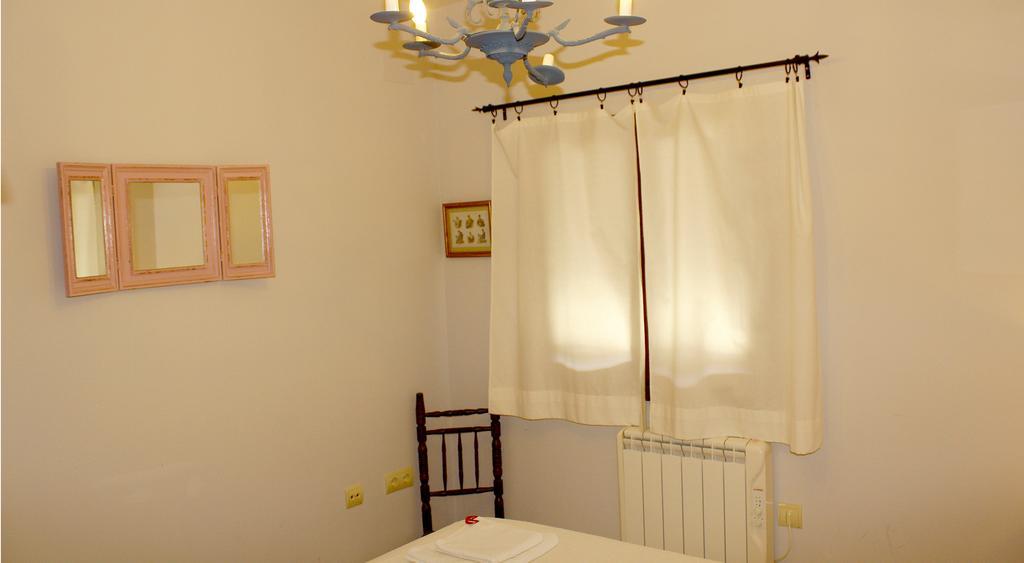 Apartamentos Puenteviejo Arenas de San Pedro Zimmer foto